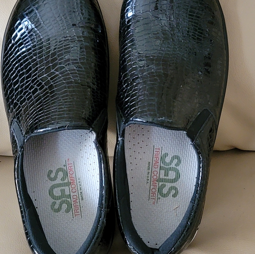 SAS WOMEN'S WOLKING SHOES  BLACK LAKER SIZE 8W LIKE NEW
